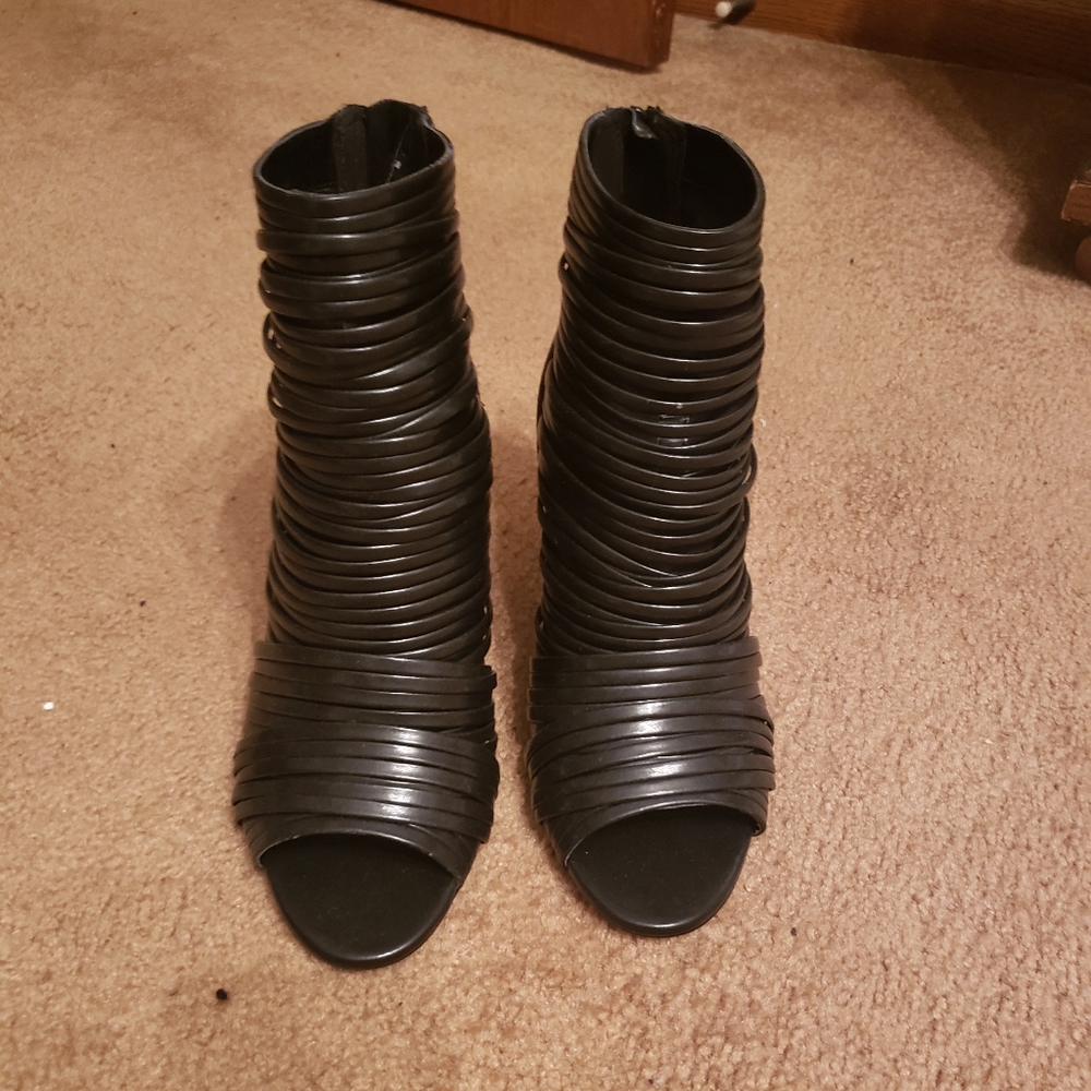 Heels - Picture 2 of 2